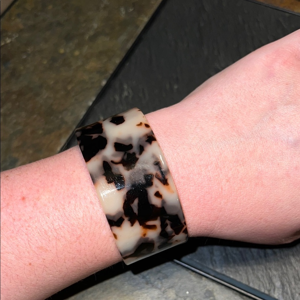 Tortoise Shell Patterned Bracelet - image 1